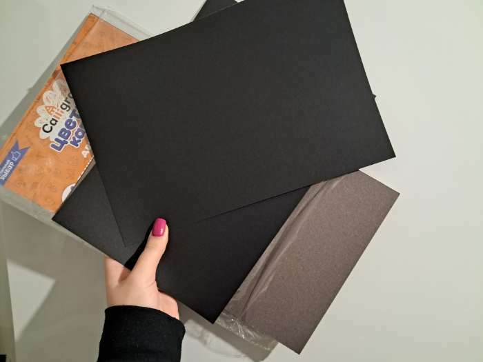 Фотография покупателя товара Картон цветной двусторонний А4, тонированный в массе, 10 листов, 180 г/м2, чёрный - Фото 7