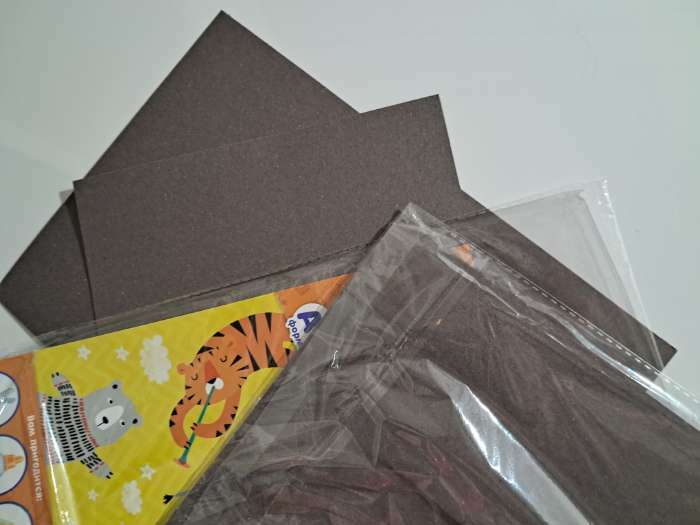 Фотография покупателя товара Картон цветной двусторонний А4, тонированный в массе, 10 листов, 180 г/м2, чёрный - Фото 9