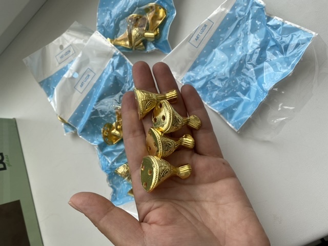 Фотография покупателя товара Уголок (ножка) для шкатулки металл "Царская" набор 4 шт золото 2,5х2,2 см