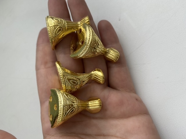 Фотография покупателя товара Уголок (ножка) для шкатулки металл "Царская" набор 4 шт золото 2,5х2,2 см - Фото 2