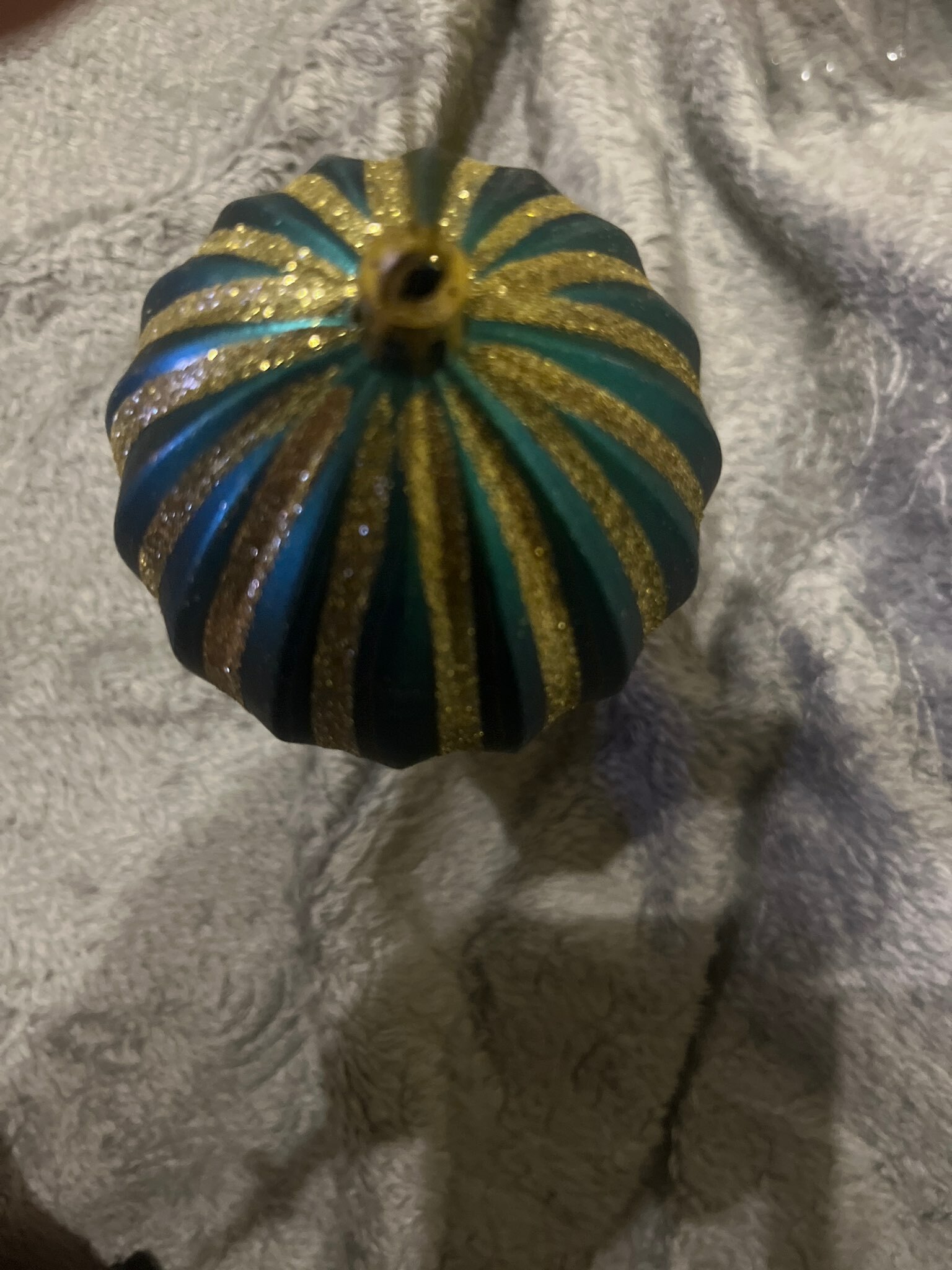 Фотография покупателя товара Ёлочные игрушки «Марианн», шары новогодние, d=8 см, набор 4 шт., МИКС - Фото 3