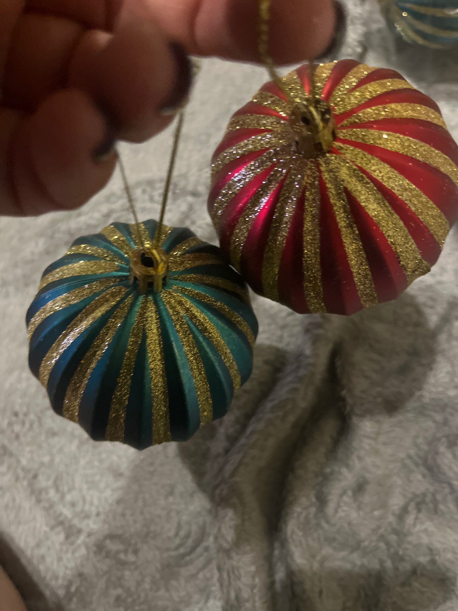 Фотография покупателя товара Ёлочные игрушки «Марианн», шары новогодние, d=8 см, набор 4 шт., МИКС - Фото 2