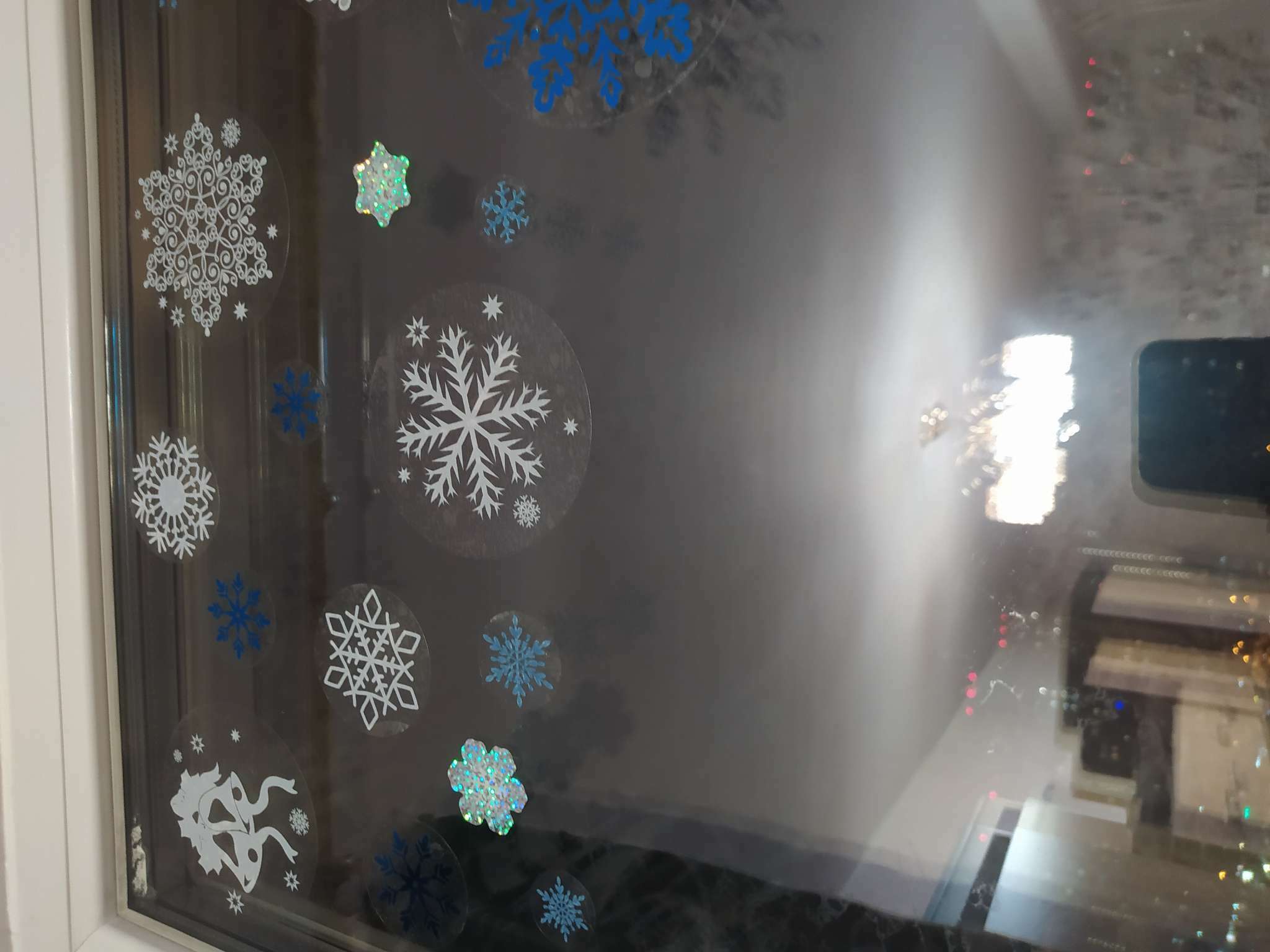 Фотография покупателя товара Интерьерная наклейка—голография «Снегири», 21 х 33 см, Новый год - Фото 4