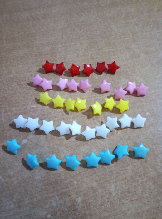Фотография покупателя товара Пуговицы пластик для творчества на ножке "Цветные звёздочки" набор 40 шт 1,5х1,5 см - Фото 1