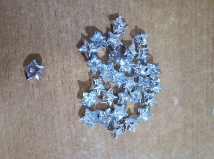 Фотография покупателя товара Пуговицы пластик для творчества на полуножке "Звезда. Кристалл" набор 30 шт 1,2х1,2 см - Фото 1