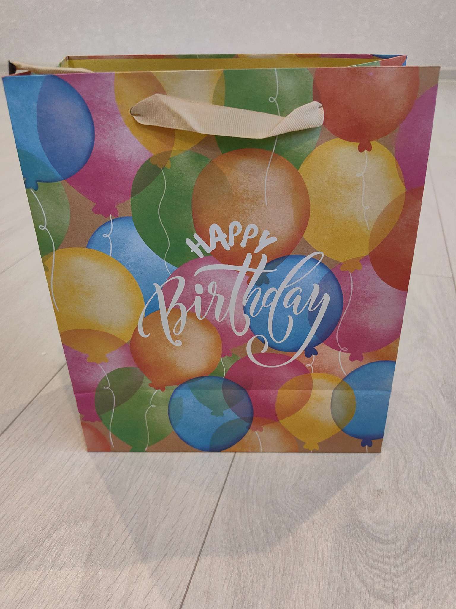 Фотография покупателя товара Пакет подарочный крафтовый, упаковка, «Happy birthday», ML 27×23×11.5 см - Фото 2