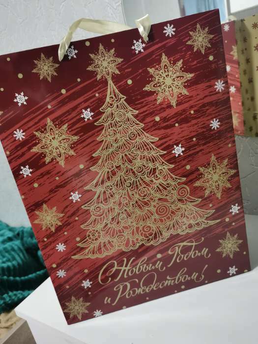 Фотография покупателя товара Пакет подарочный новогодний ламинированный «С Новым годом и Рождеством», 33×42×10 см - Фото 17