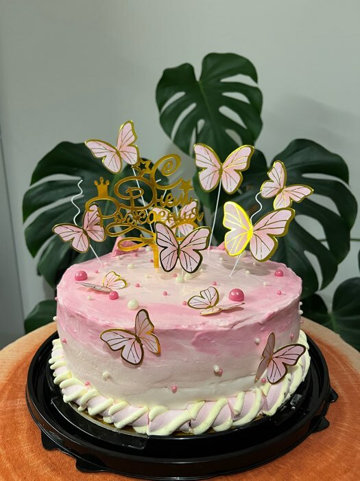 Фотография покупателя товара Набор для украшения торта «Бабочки» 10 шт., цвет розовый - Фото 4