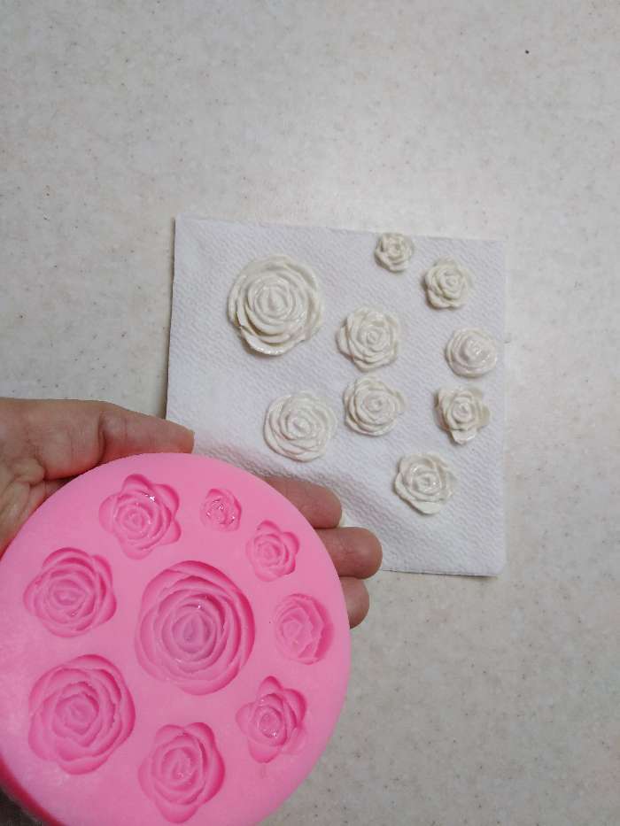 Фотография покупателя товара Молд Доляна «Круговорот роз», силикон, d=8 см, цвет розовый