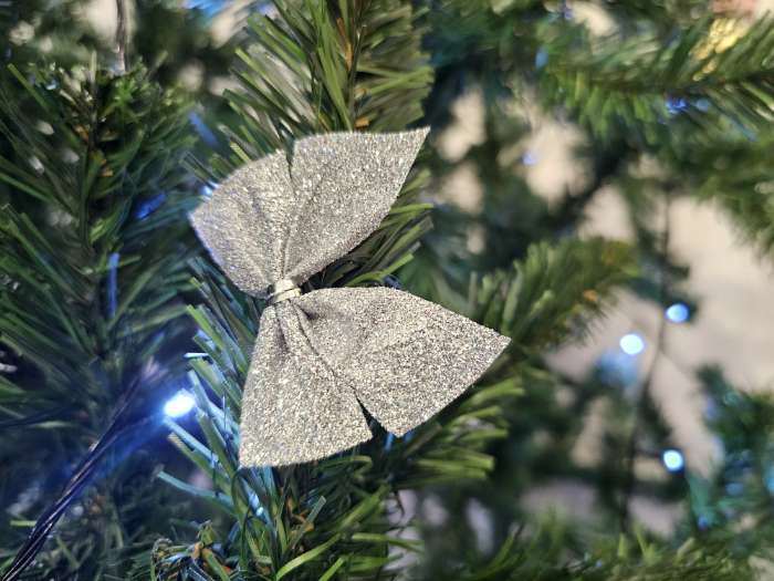 Фотография покупателя товара Ёлочные игрушки 12 шт. «Зимнее волшебство. Бантик» пластик, 5.5×5 см, белый - Фото 25