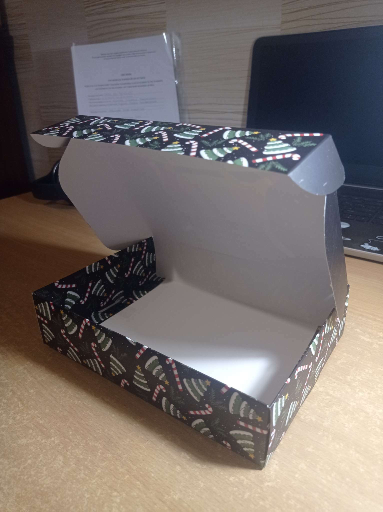 Фотография покупателя товара Коробка складная «Веди себя хорошо», 21 × 15 × 5 см - Фото 2