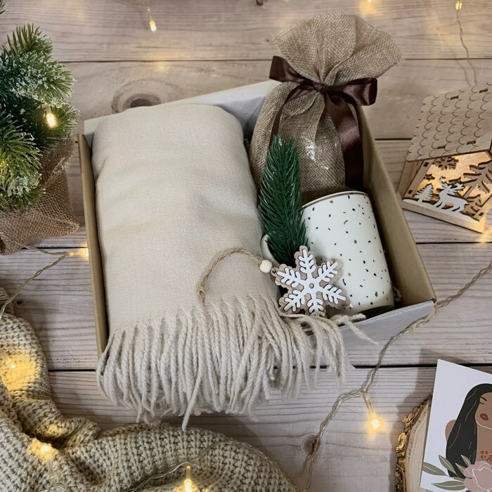 Фотография покупателя товара Ветка еловая зелёная, набор 10 шт. - Фото 1