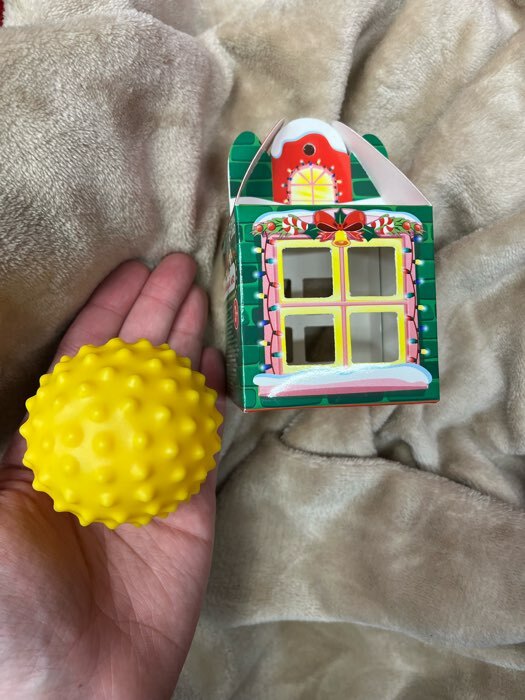 Фотография покупателя товара Развивающий тактильный мячик «Домик», подарочная Новогодняя упаковка, 1 шт.
