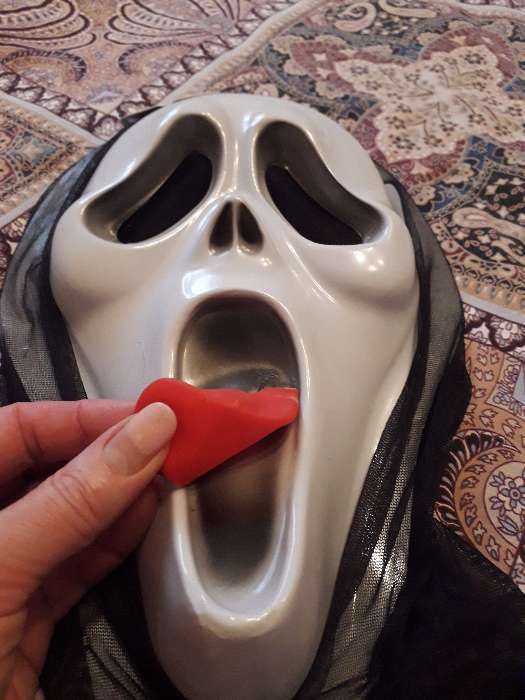 Фотография покупателя товара Карнавальная маска «Крик», с языком - Фото 2