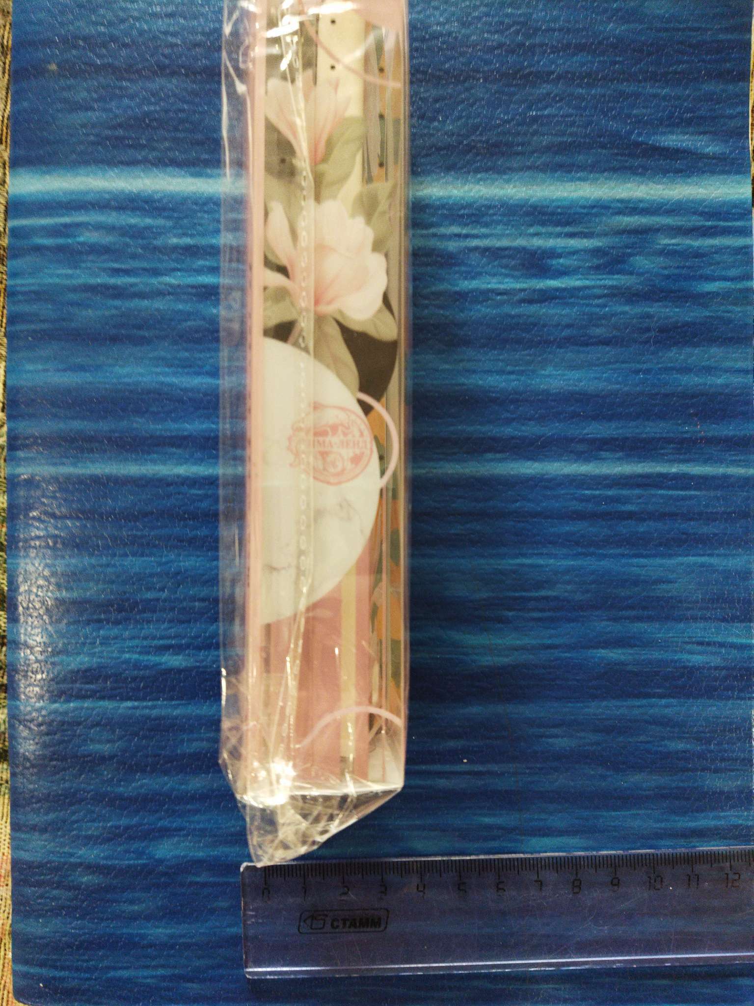 Фотография покупателя товара Щетка для одежды и обуви «Котики», 3,7 х 20,5 х 2,9 см - Фото 1