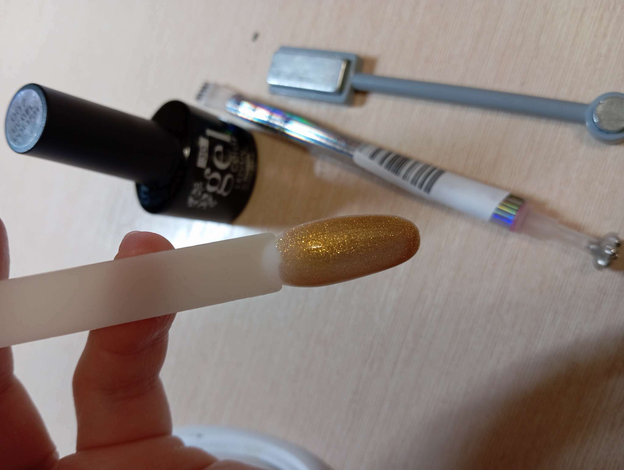 Фотография покупателя товара Гель-лак для ногтей 3D, трёхфазный LED/UV, под магнит, 10мл, цвет 7-010 хамелеон золотой
