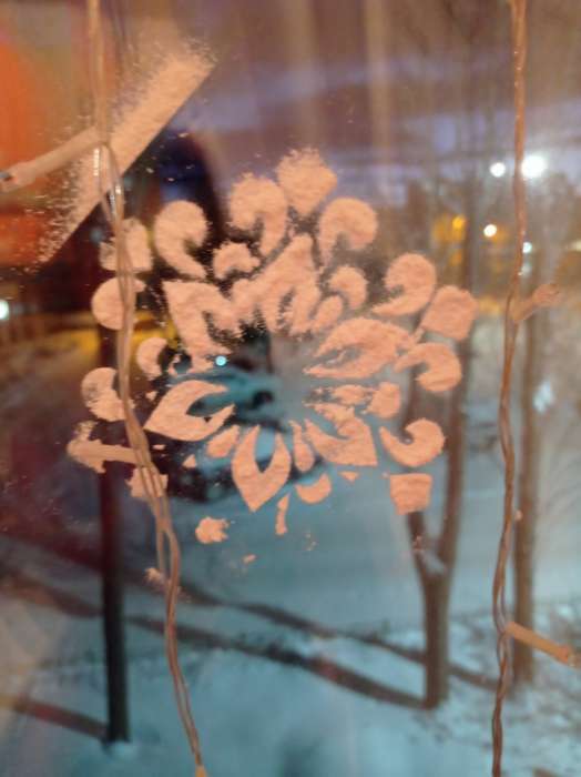 Фотография покупателя товара Новогодний спрей - иней «Искристые снежинки», с трафаретами, цвет белый, на новый год - Фото 17