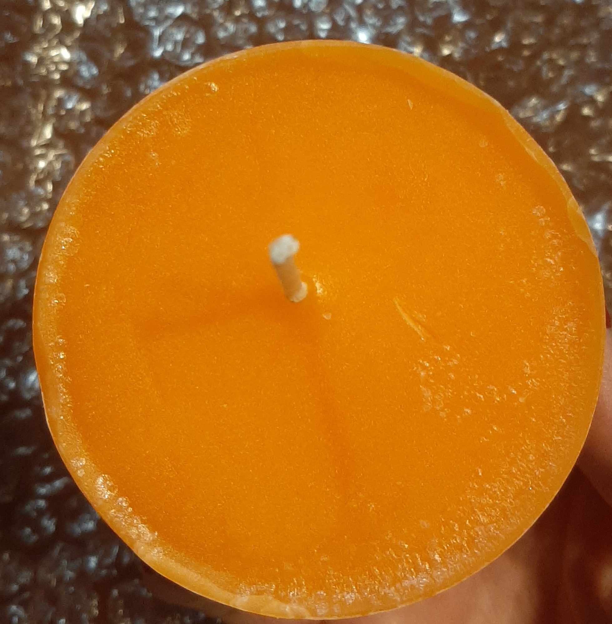 Фотография покупателя товара Свеча в гладком стакане ароматизированная "Сочное манго", 8,5 см - Фото 16