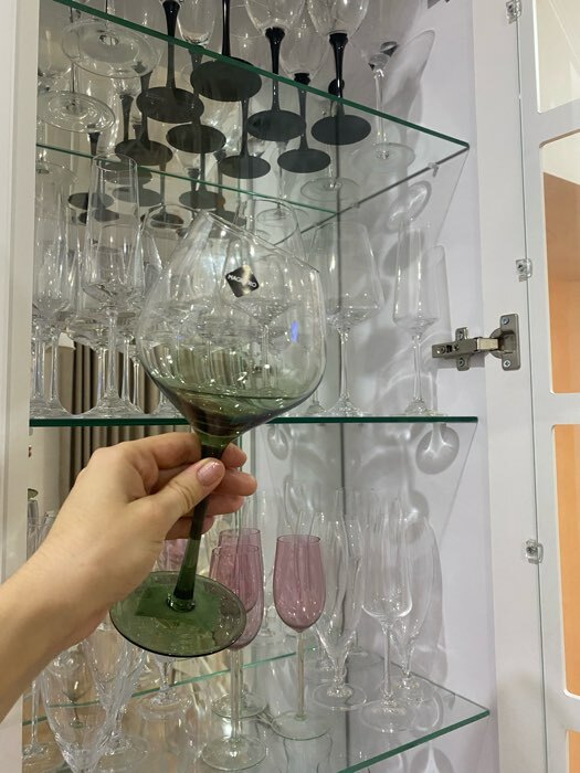 Фотография покупателя товара Бокал из стекла для вина Magistro «Иллюзия», 540 мл, 10×24 см, цвет ножки зелёный - Фото 1