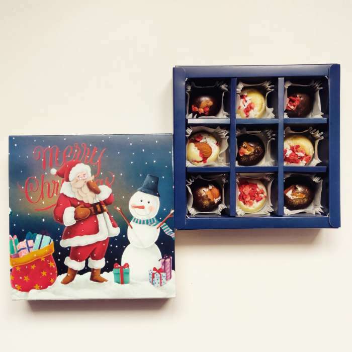 Фотография покупателя товара Коробка складная под 9 конфет, «Ёлочка, гори!», 13,7 х 13,7 х 3,5 см - Фото 1