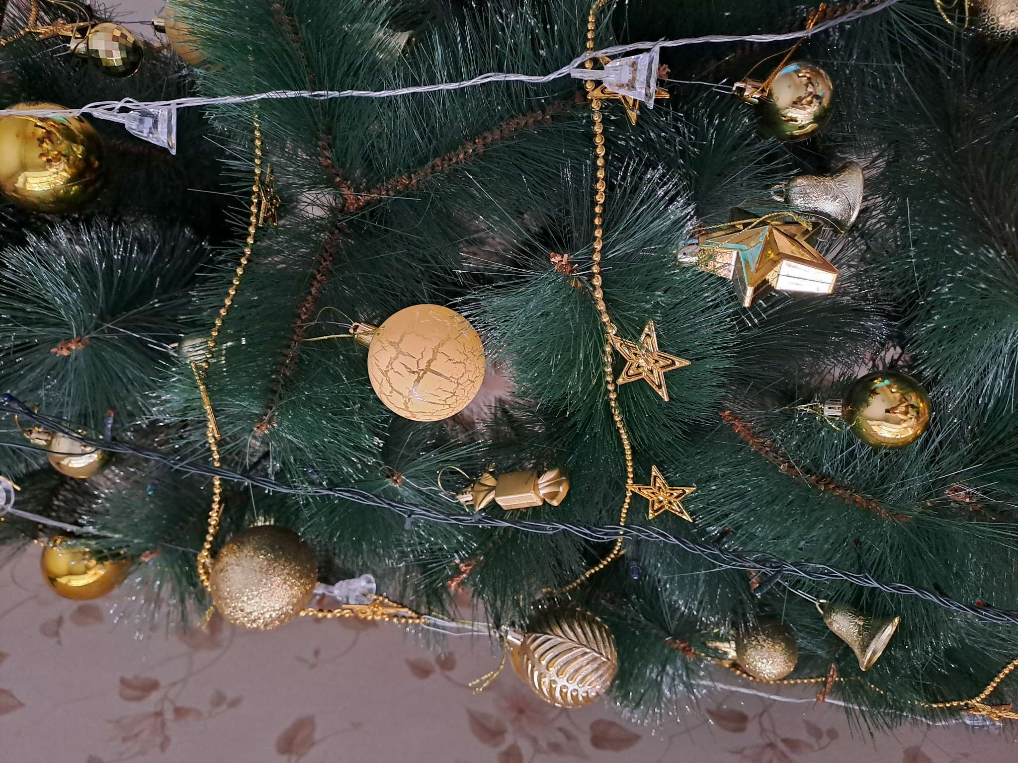 Фотография покупателя товара Набор украшений пластик 13 шт "Мелодия" звезда, 6 см, золото - Фото 1