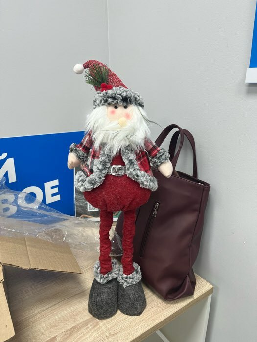 Фотография покупателя товара Мягкая игрушка "Снеговик в шубке - длинные ножки" стоит, 17х56 см, бело-красный - Фото 3