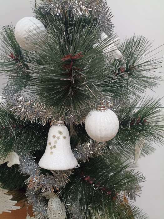 Фотография покупателя товара Ёлочные игрушки 6 шт. «Зимнее волшебство. Колокольчики со звёздочками» пластик, 4.5×5.3 см, белый - Фото 1