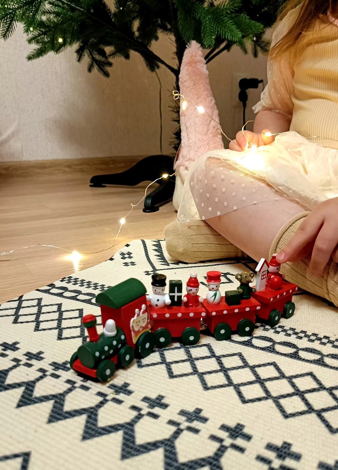 Фотография покупателя товара Новогодний декор «Сказочный поезд» 20×5×3 см - Фото 5