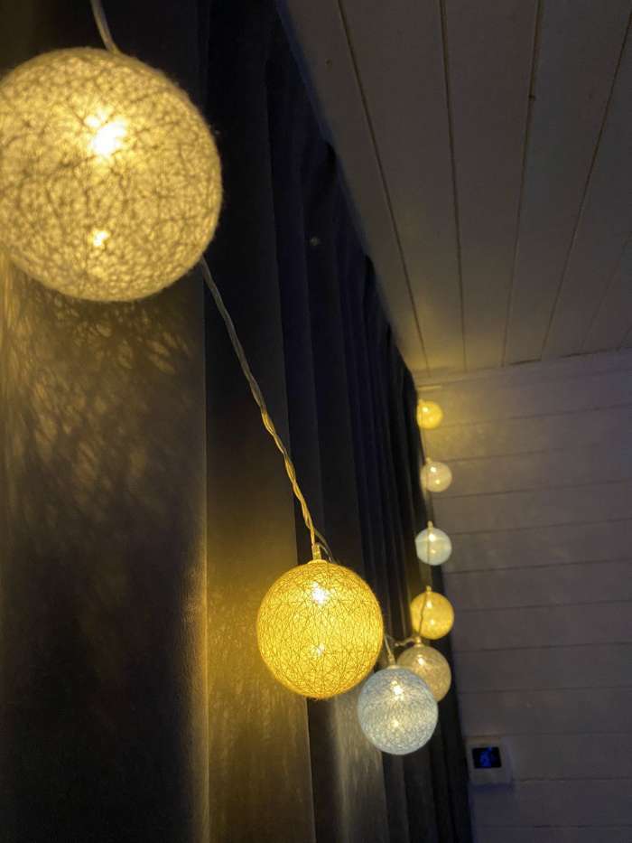 Фотография покупателя товара Гирлянда «Нить» 5 м с насадками «Клубки небесные», IP20, прозрачная нить, 20 LED, свечение тёплое белое, 220 В - Фото 15