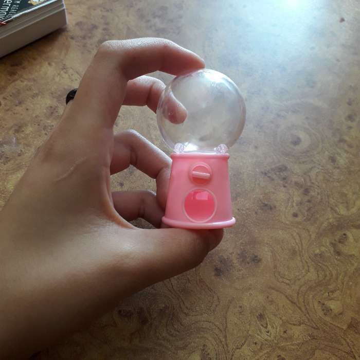 Фотография покупателя товара Миниатюра кукольная «Аппарат для жвачек» размер: 5×5×7 см - Фото 2