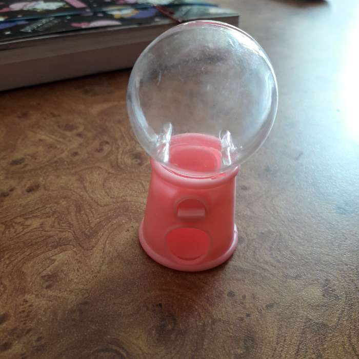 Фотография покупателя товара Миниатюра кукольная «Аппарат для жвачек» размер: 5×5×7 см - Фото 3