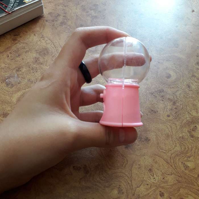 Фотография покупателя товара Миниатюра кукольная «Аппарат для жвачек» размер: 5×5×7 см - Фото 4