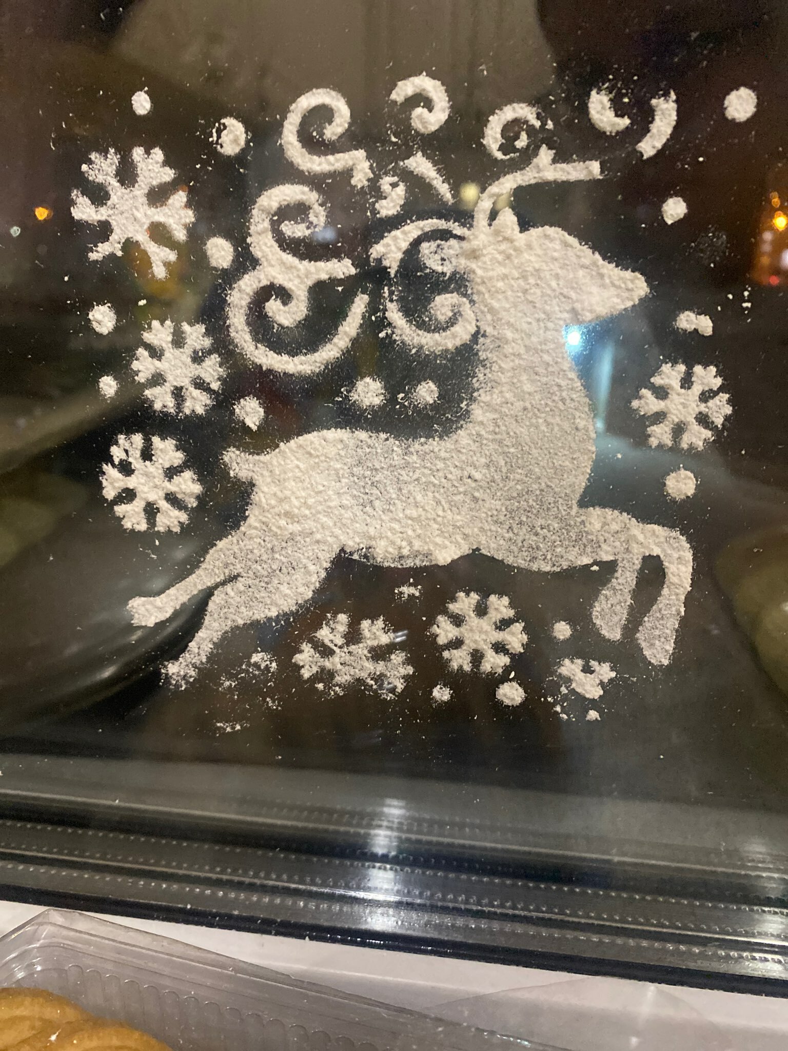 Фотография покупателя товара Спрей «Иней. Искристые снежинки», с трафаретами, цвет белый - Фото 18
