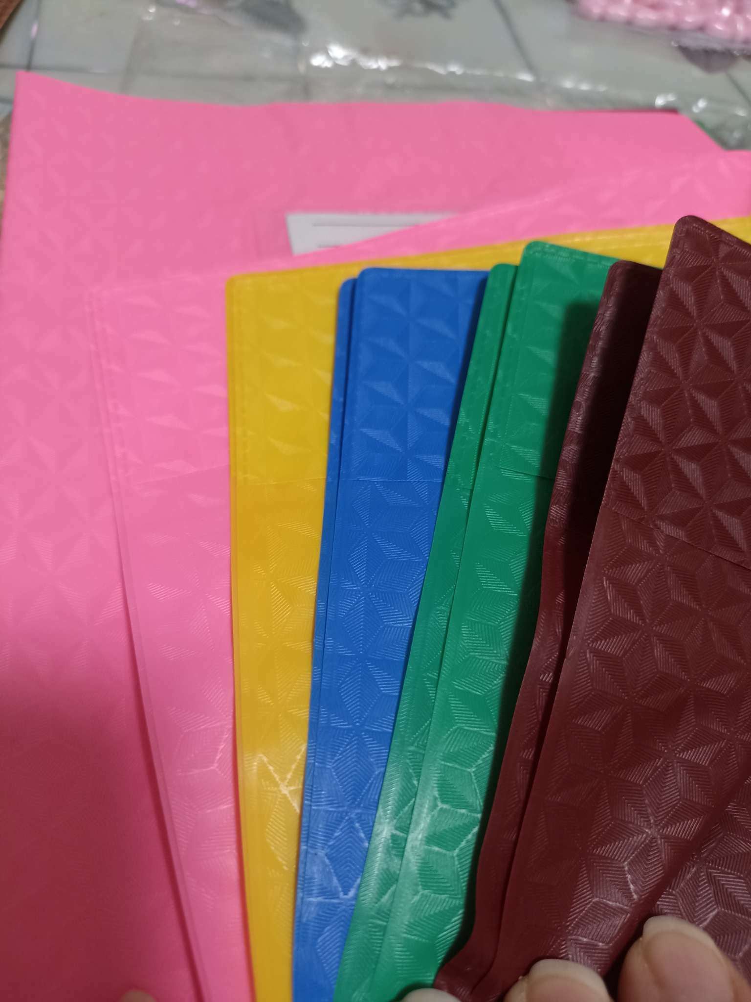 Фотография покупателя товара Обложка для тетрадей и дневников 213 х 355 мм, ПВХ 140 мкм, 10 штук, в пластиковом пакете, МИКС из 10 цветов