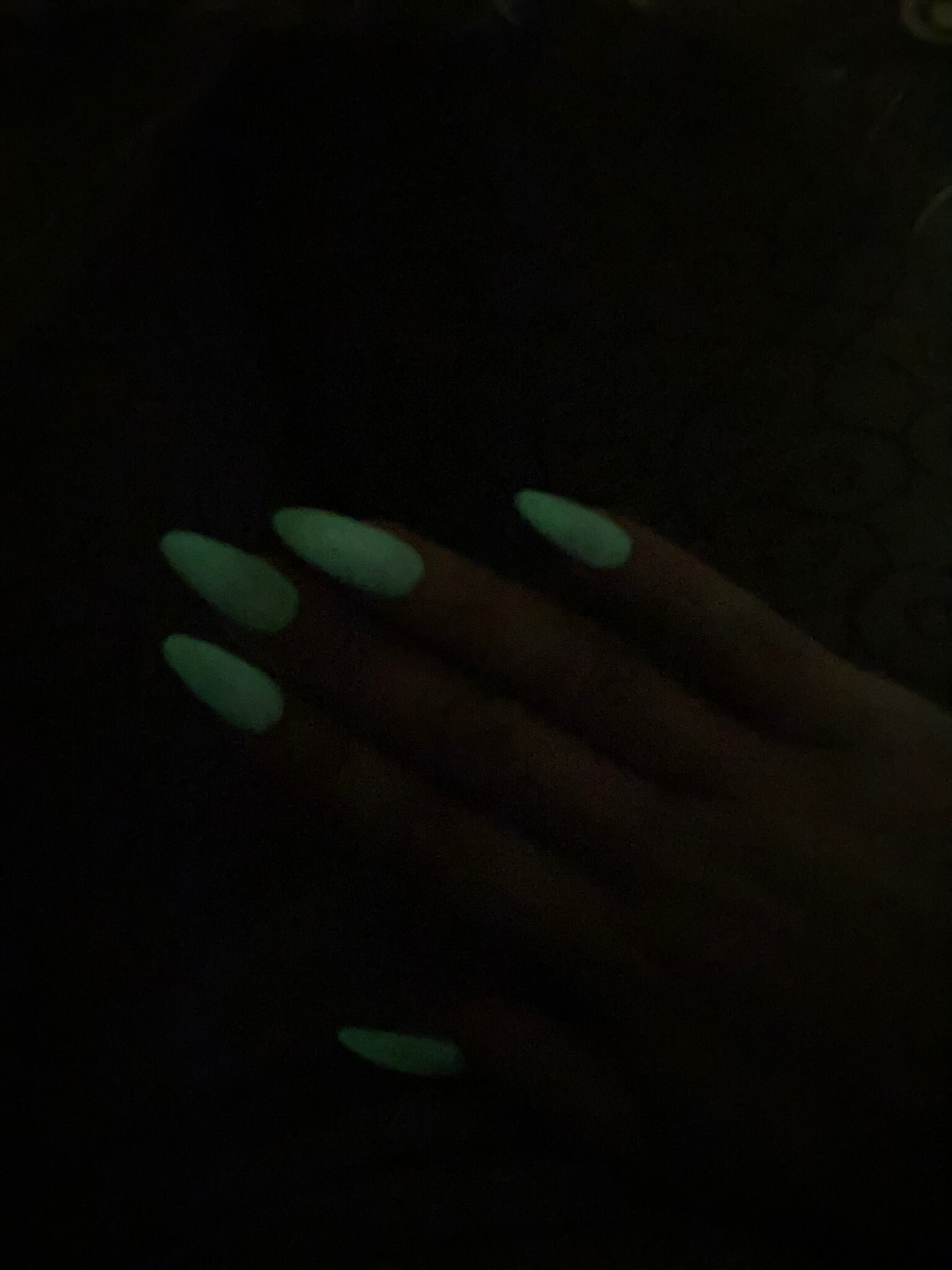 Фотография покупателя товара Гель лак для ногтей «GLOW IN THE DARK», 3-х фазный, 8 мл, LED/UV, люминесцентный, цвет пурпурно-розовый (33) - Фото 11