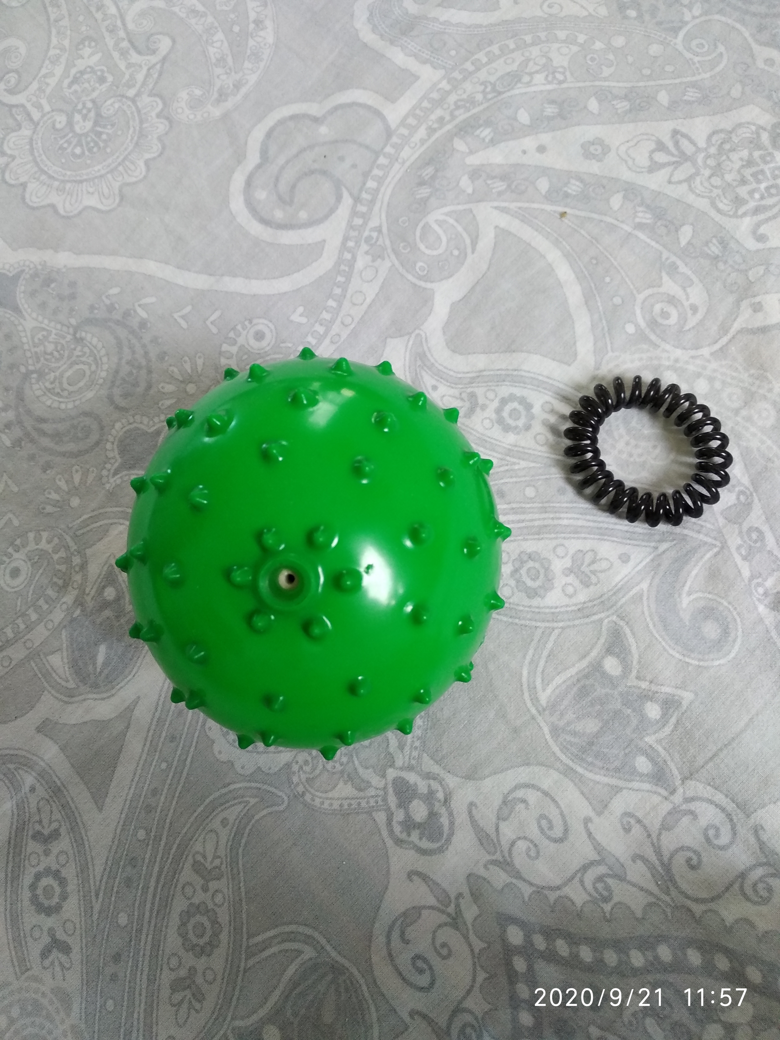 Фотография покупателя товара Мяч массажный, d=10 см, 22 г, цвета МИКС