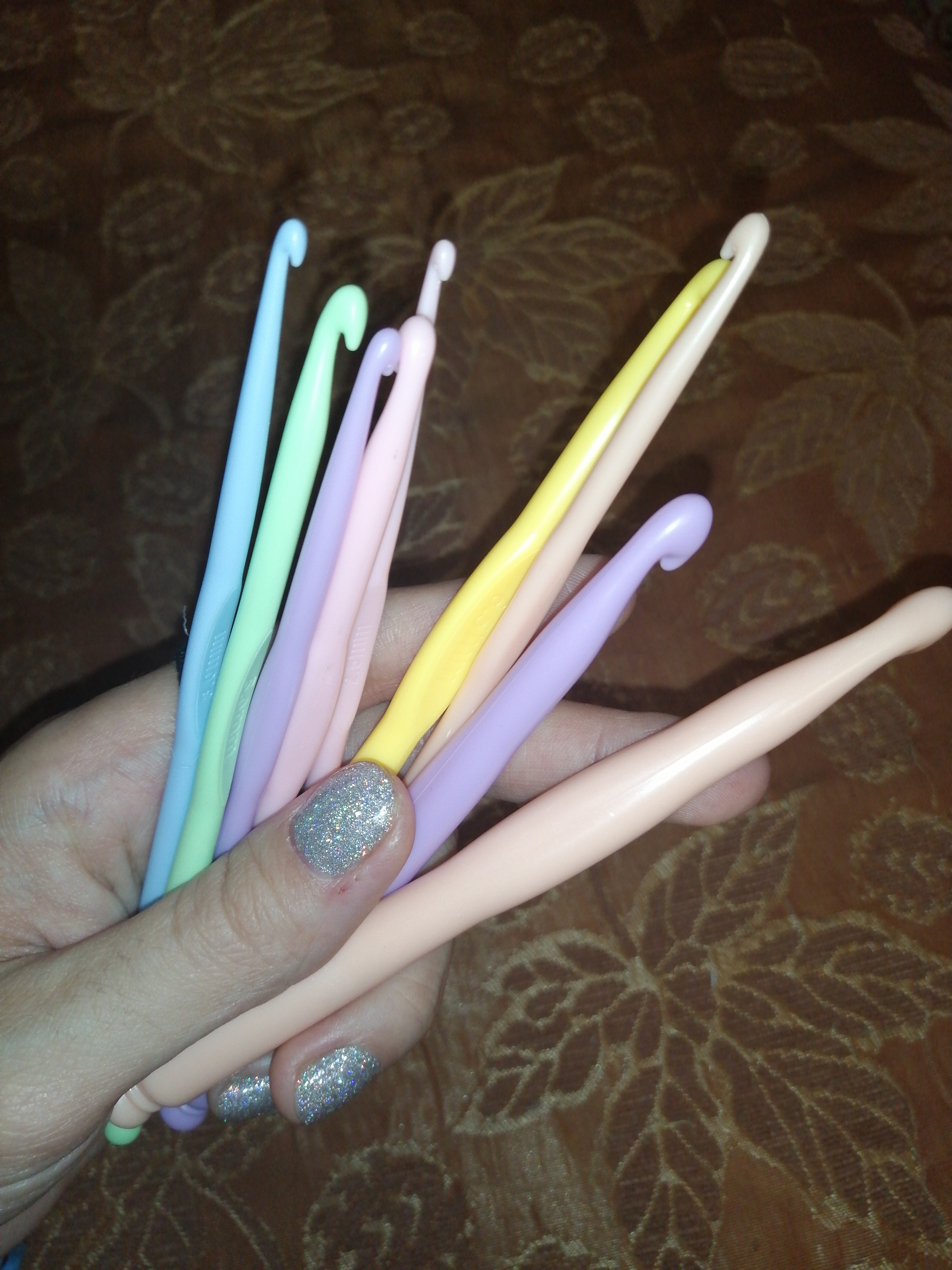 Фотография покупателя товара Набор крючков для вязания, d = 2,5-10 мм, 15 см, 9 шт, цвет разноцветный - Фото 4