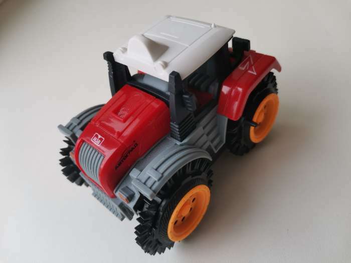 Фотография покупателя товара Трактор-перевёртыш «Хозяин фермы», работает от батареек, МИКС - Фото 2