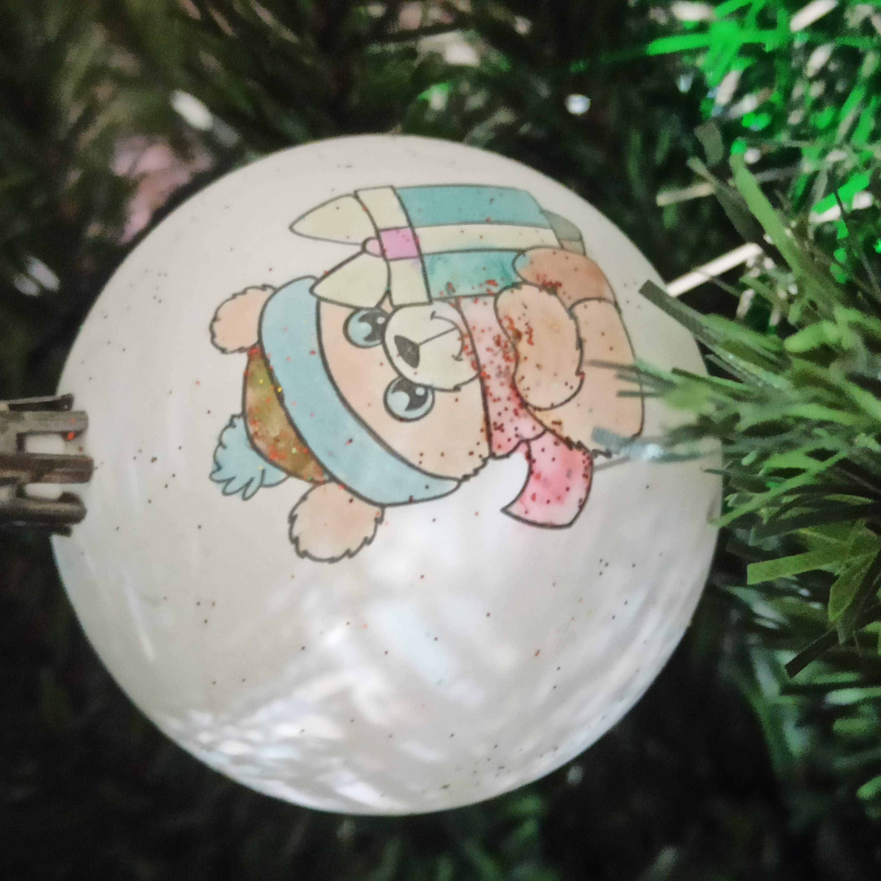 Фотография покупателя товара Новогоднее ёлочное украшение под раскраску «Новый год! Мишка и снегирь», 2 шт, d=5.5 см - Фото 2