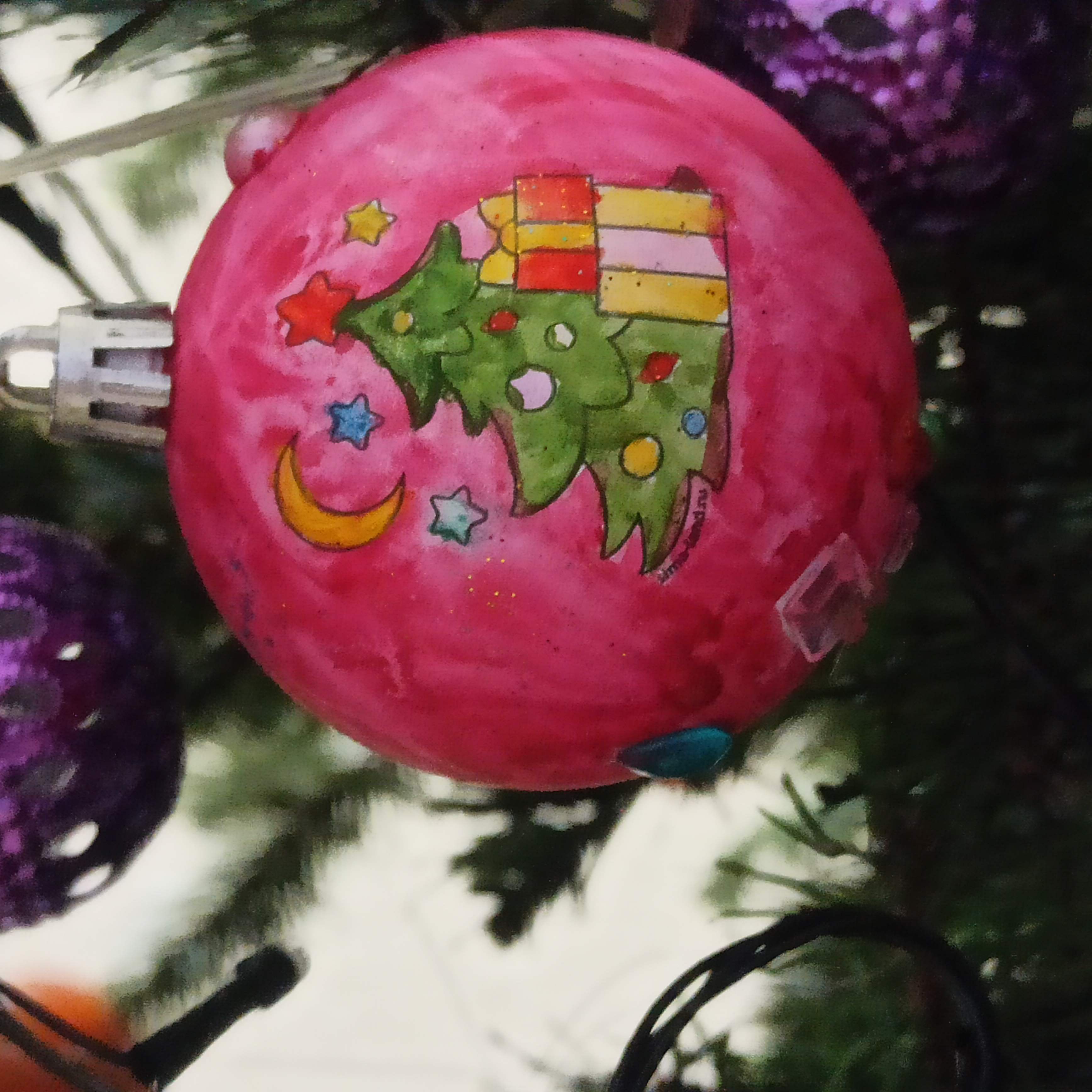 Фотография покупателя товара Новогоднее ёлочное украшение под раскраску «Ёлочка» размер шара 5,5 см - Фото 2