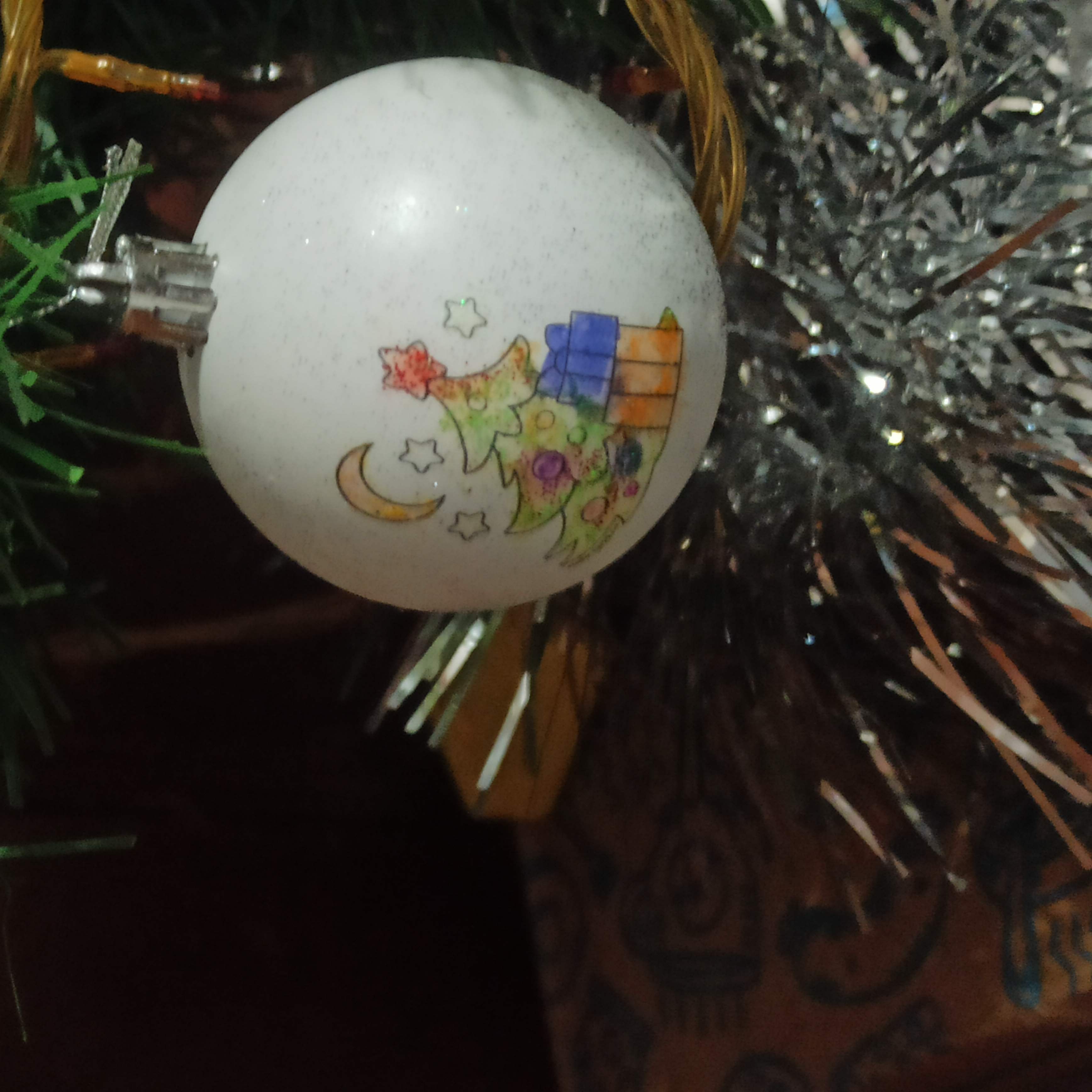 Фотография покупателя товара Новогоднее ёлочное украшение под раскраску «Новый год! Ёлочка», d=5,5 см
