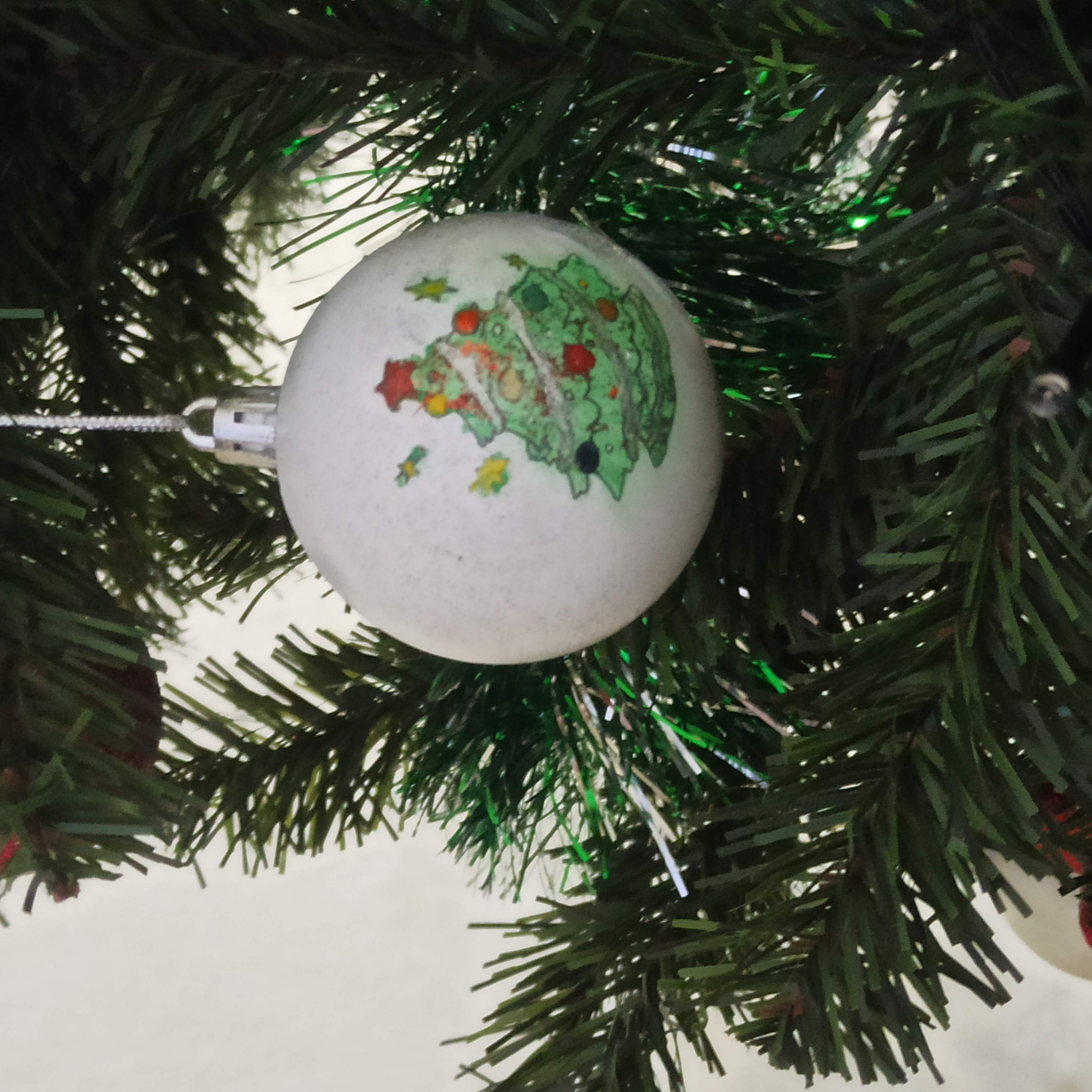 Фотография покупателя товара Новогоднее ёлочное украшение под роспись «Ёлочка» размер шара 6 см - Фото 1