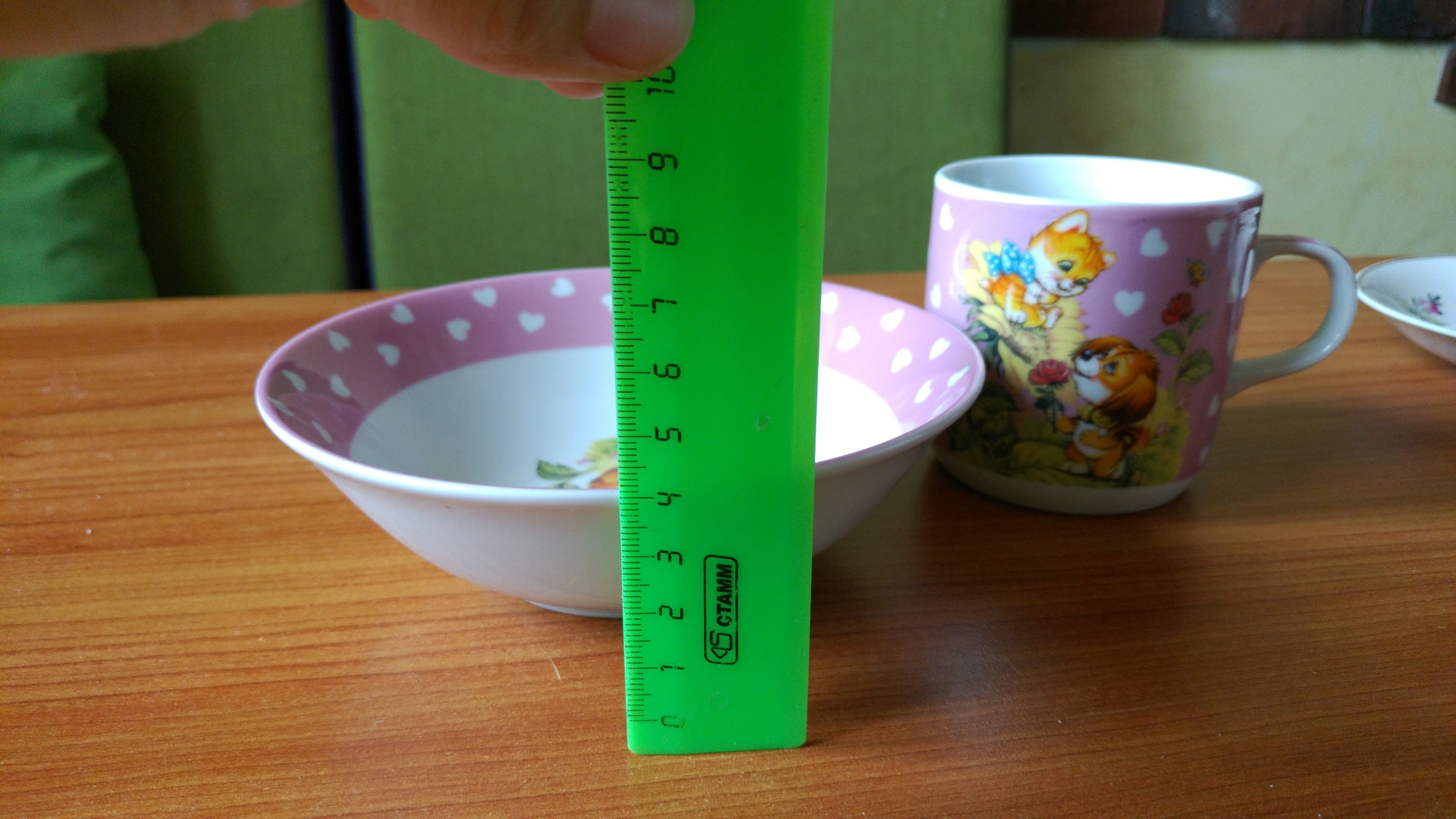 Фотография покупателя товара Набор детской посуды из керамики Доляна «Дружба», 3 предмета: кружка 230 мл, миска 400 мл, тарелка d=18 см, цвет белый - Фото 1