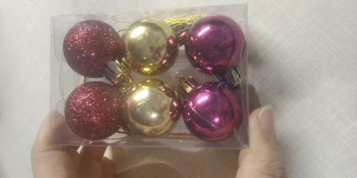 Фотография покупателя товара Ёлочные шары новогодние, на Новый год, пластик, d=3 см, 6 шт., цвет винный и золотой - Фото 1