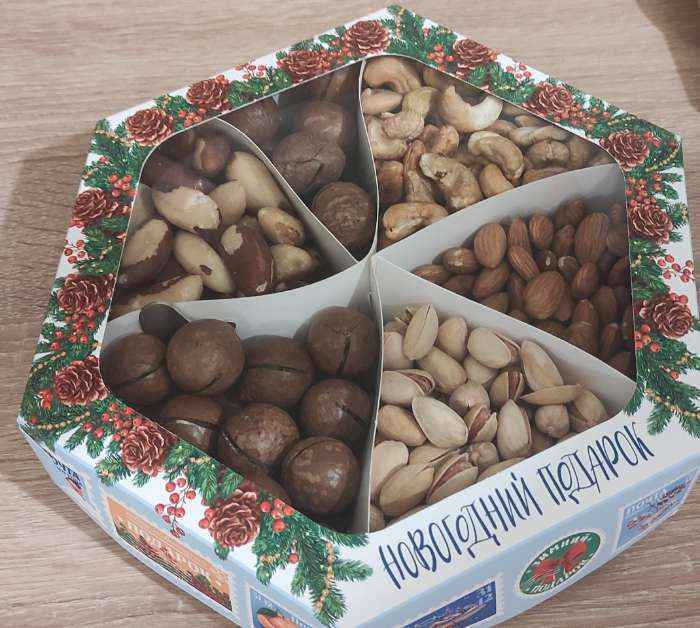 Фотография покупателя товара Коробка складная «С Новым годом!», еловые веточки, 20 х 23 х 4 см - Фото 12