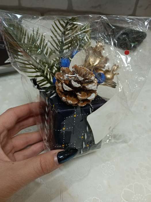 Фотография покупателя товара Ёлочная игрушка «Новогодний подарок» 9×11 см, розовый - Фото 2