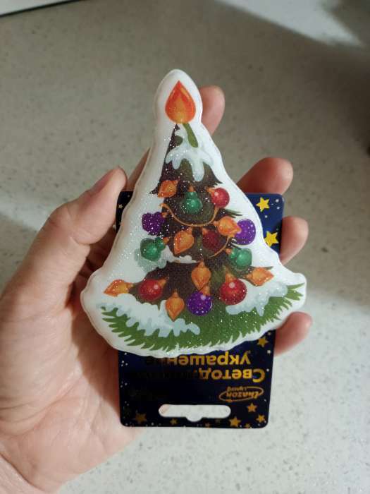 Фотография покупателя товара Светодиодная игрушка на липучке «Новогодняя ёлка» 8.5 × 10 см, батарейки LR44х3, свечение мульти - Фото 7
