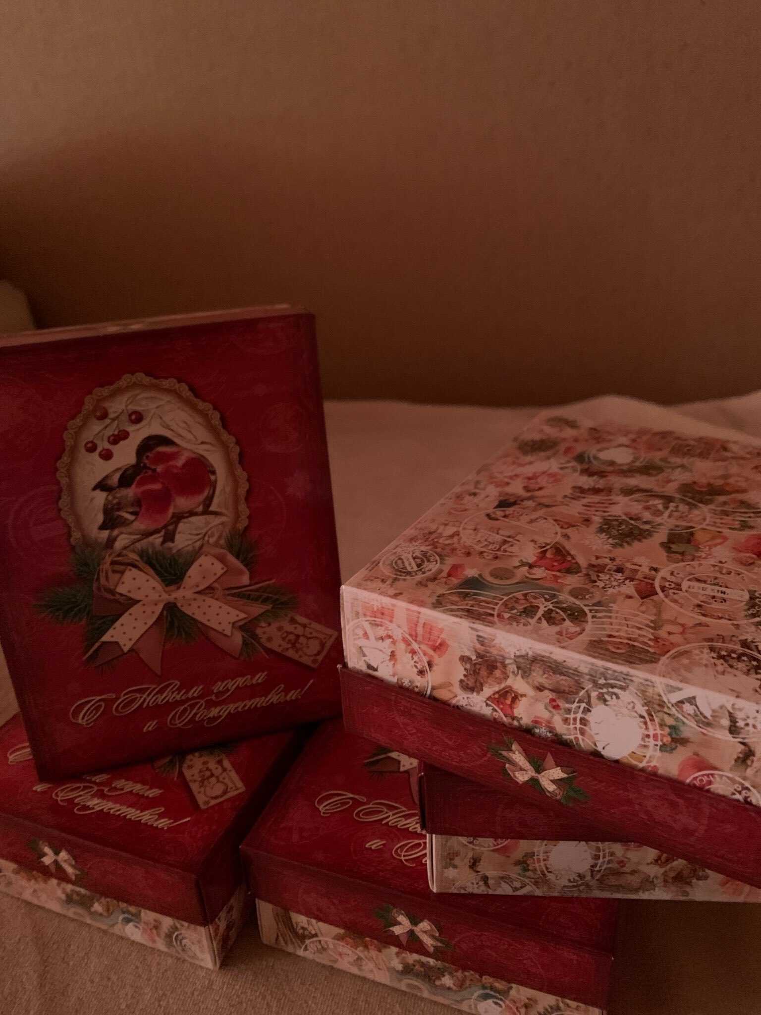 Фотография покупателя товара Подарочная коробка  "Новогодние истории", 16,5 х 12,5 х 5,2 см
