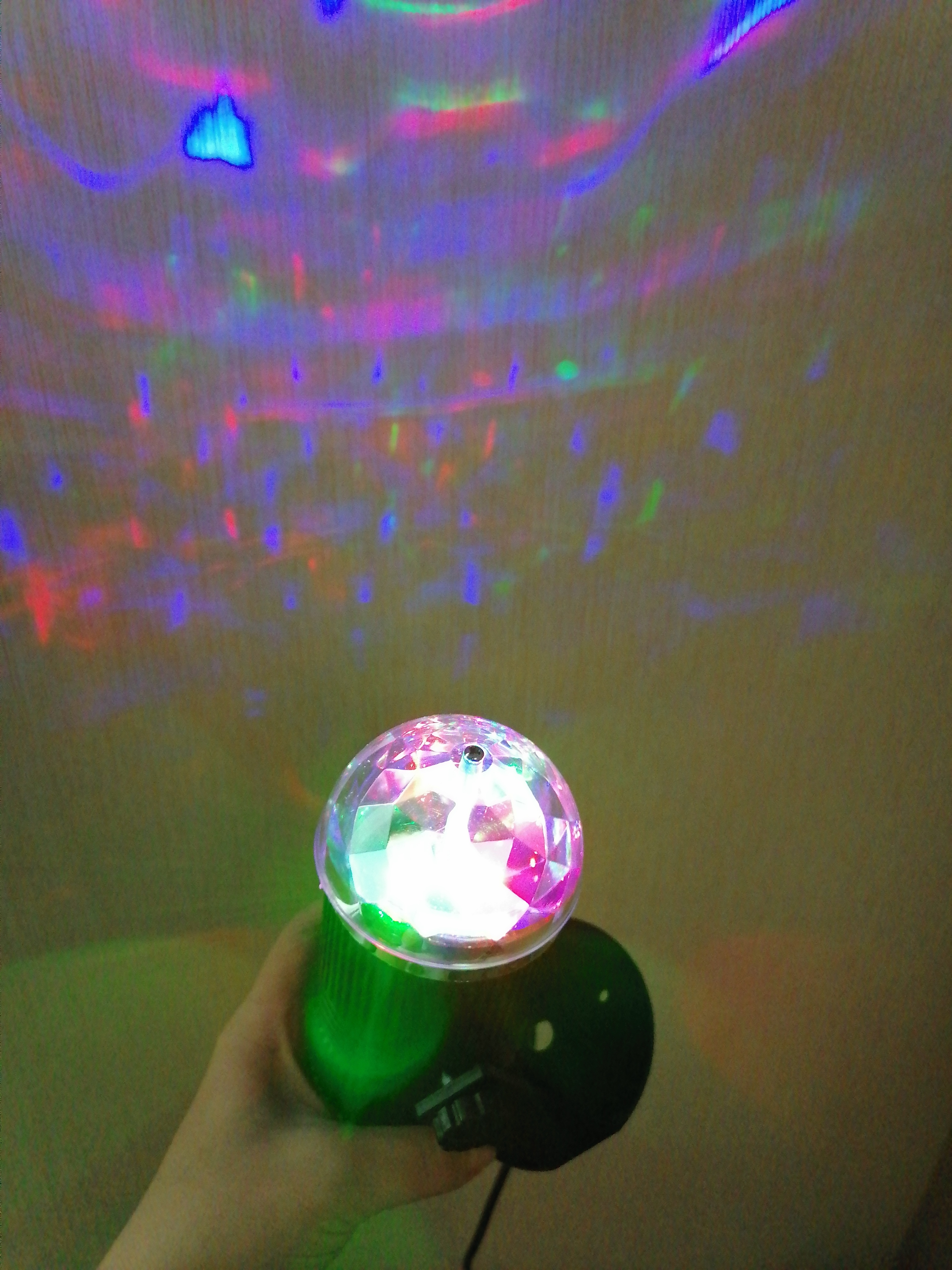 Фотография покупателя товара Световой прибор «Хрустальный шар» 9.5 см, свечение RGB, 12 В - Фото 6