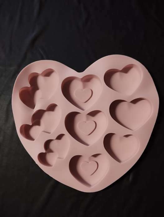 Фотография покупателя товара Форма для шоколада «Лямур», силикон, 20,5×19×2 см, 9 ячеек, цвет МИКС - Фото 4